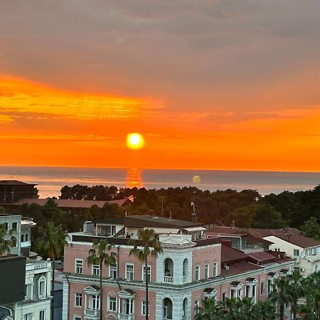 Apartment Boulevardside Batumi Bagian luar foto