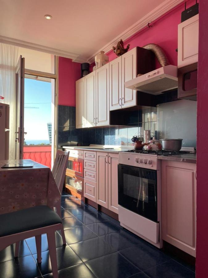Apartment Boulevardside Batumi Bagian luar foto