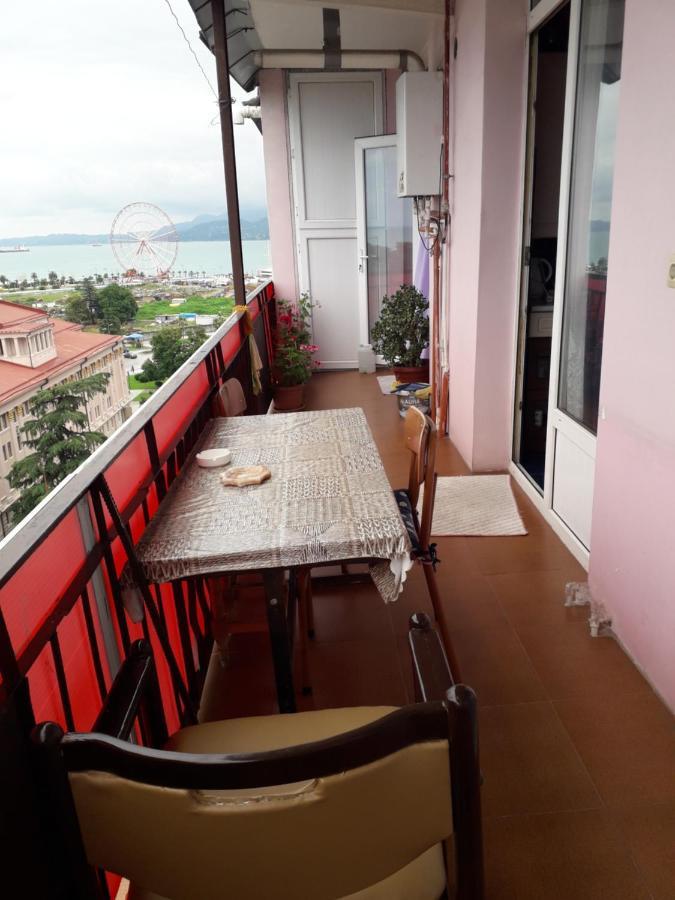 Apartment Boulevardside Batumi Bagian luar foto
